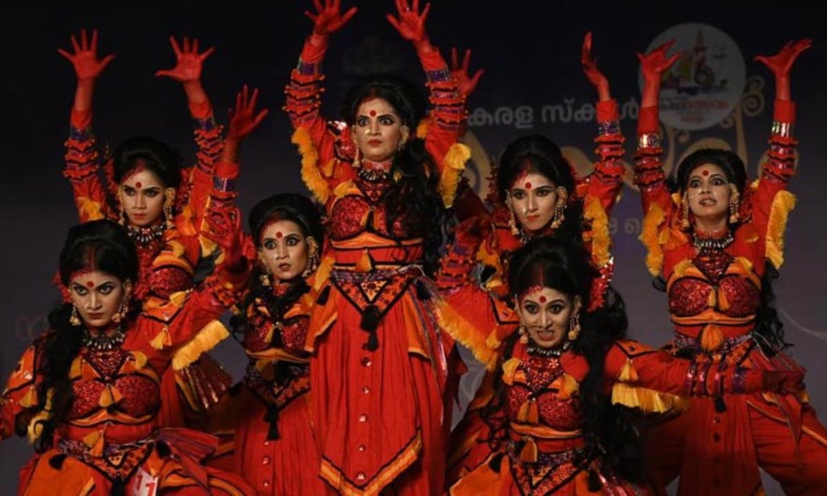 Articulate Ability dancers bring awareness of India's current conditions  through dance | The East County Californian